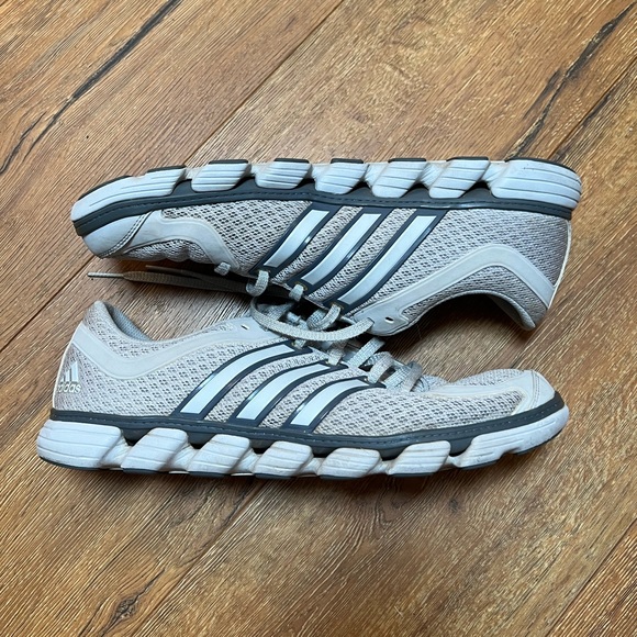 Adidas Athletic Shoe Men’s Size 11 - Picture 5 of 6